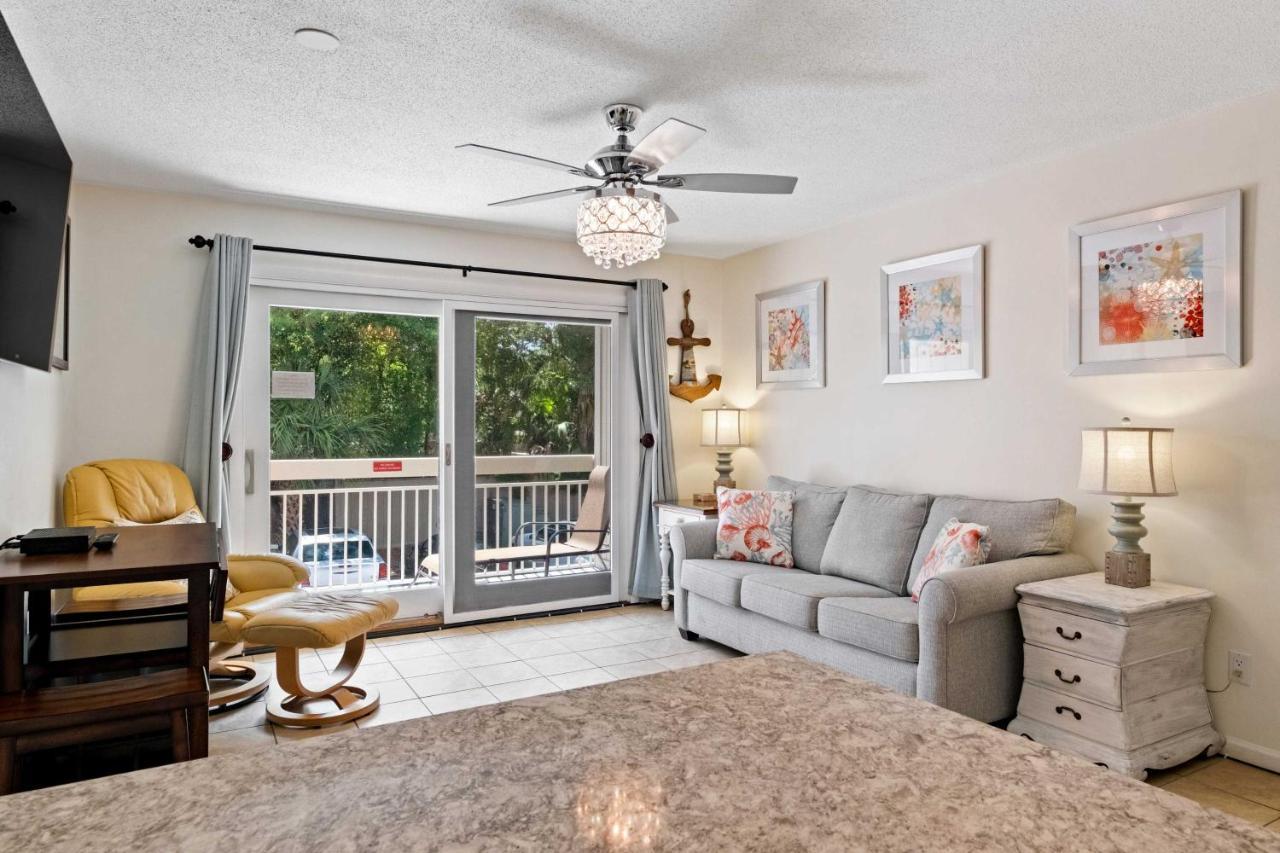 Walk To Beach Resort Condo In Hilton Head! هيلتون رئيس جزيرة المظهر الخارجي الصورة