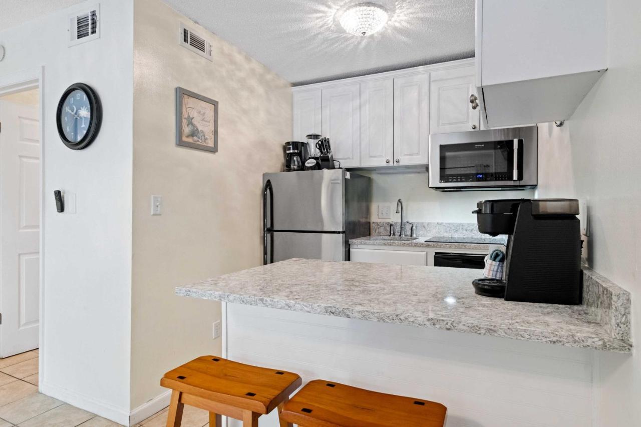 Walk To Beach Resort Condo In Hilton Head! هيلتون رئيس جزيرة المظهر الخارجي الصورة