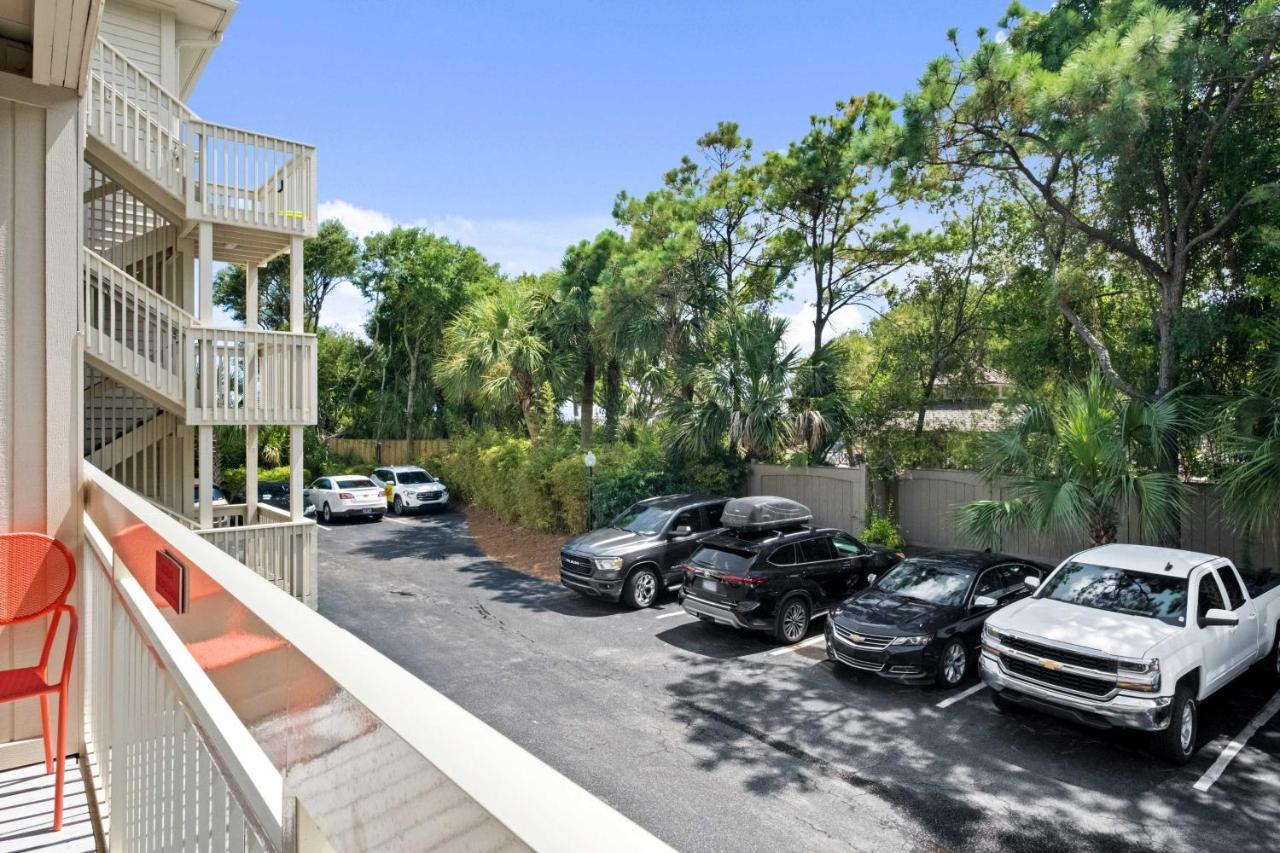 Walk To Beach Resort Condo In Hilton Head! هيلتون رئيس جزيرة المظهر الخارجي الصورة