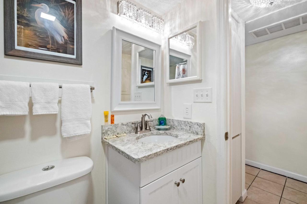Walk To Beach Resort Condo In Hilton Head! هيلتون رئيس جزيرة المظهر الخارجي الصورة