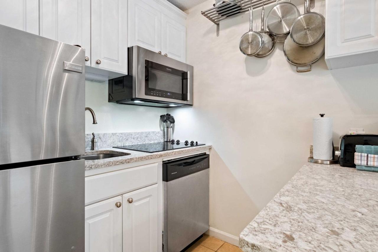 Walk To Beach Resort Condo In Hilton Head! هيلتون رئيس جزيرة المظهر الخارجي الصورة