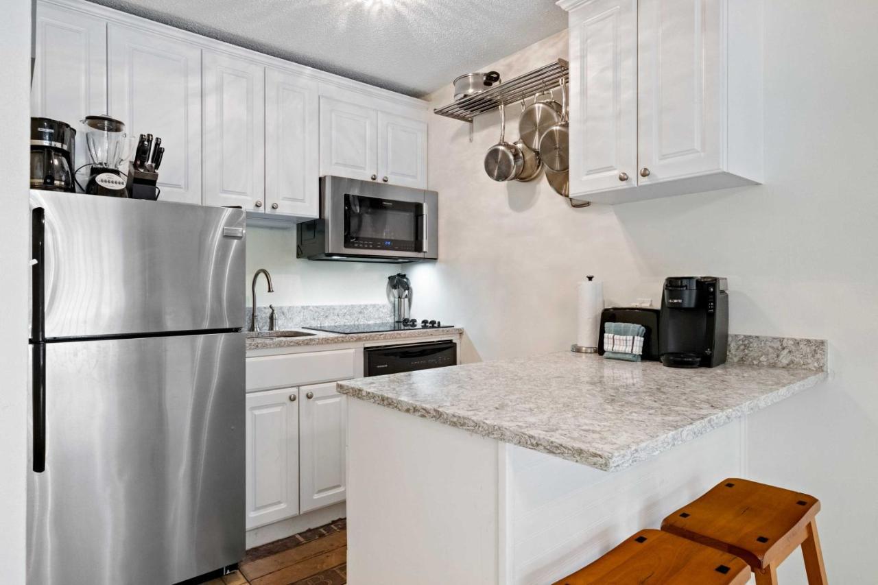 Walk To Beach Resort Condo In Hilton Head! هيلتون رئيس جزيرة المظهر الخارجي الصورة
